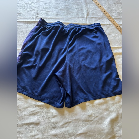Nike shorts - Picture 3 of 6